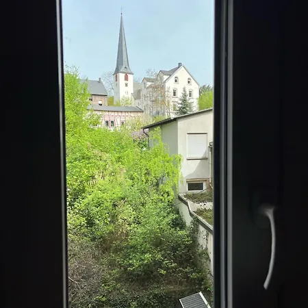 Vis-a-vis דירה טראבן-טרארבאך